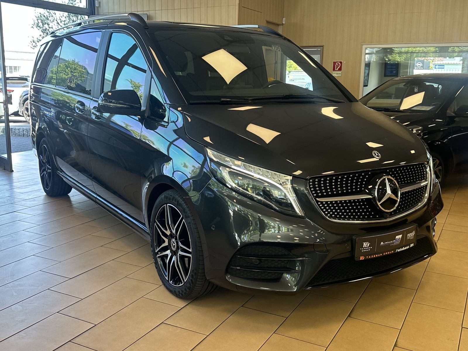 Mercedes-Benz V 300 d*AMG*7Sitz*AHK*Leder*360*ACC*Burmester imagem 3