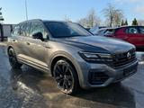 Volkswagen Touareg R 4Motion eHybrid 3.0 V6 TSI /LUFT/PANO/ - Volkswagen Touareg Hybrid (/Elektro) V6 tsi mit Benzin-Antrieb
