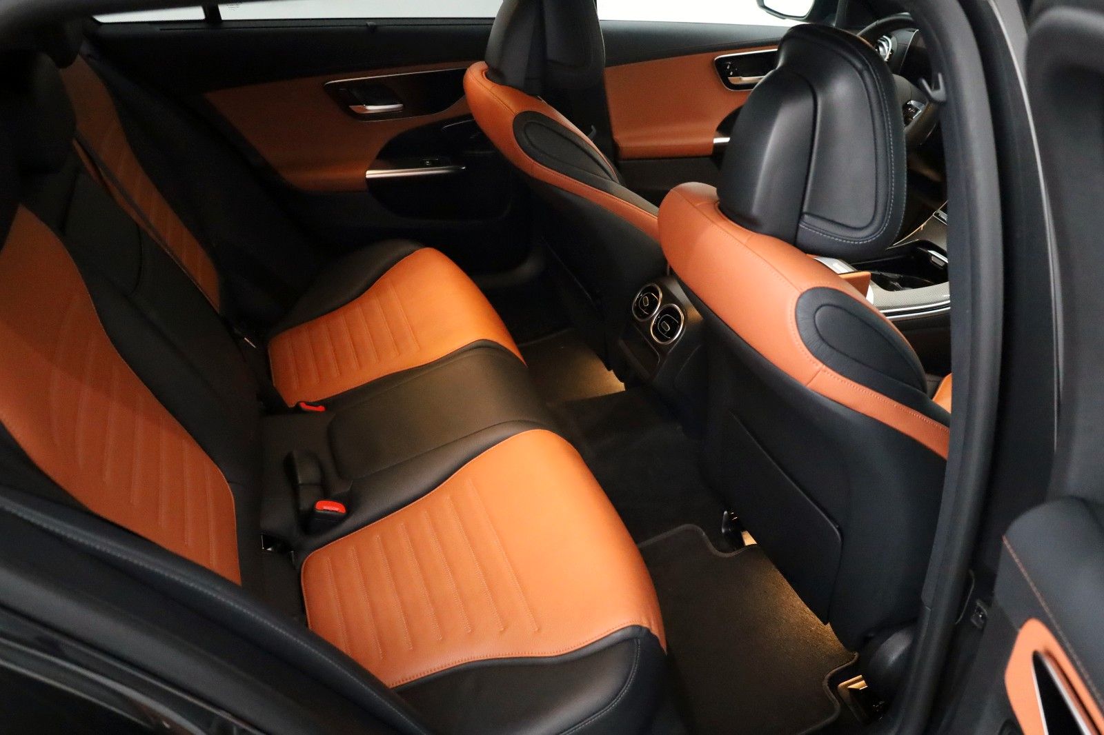 Fahrzeugabbildung Mercedes-Benz C 300 d T AMG,Leder,Navi,LED,SH,Kamera,AHK SR+WR