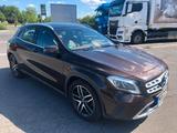 Mercedes-Benz GLA 250 4MATIC DCT -