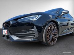CUPRA Leon Sportstourer 2.0 TSI VZ 4Drive Performance CUPRA Leon Sportstourer 2.0 TSI VZ 4Drive Performance