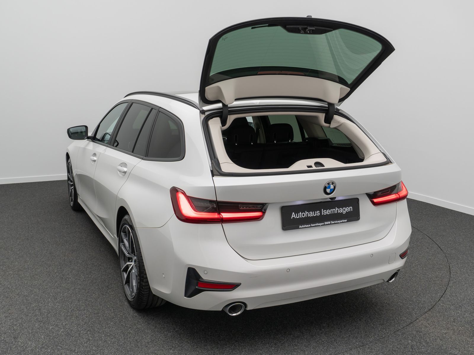Fahrzeugabbildung BMW 320d DAB Kamera HiFi Memory LED Panorama 18Zoll