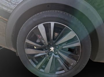 Peugeot 5008 GT 1.5 BlueHDi 130 Kam.+KeyLess+LED+Navi+LM