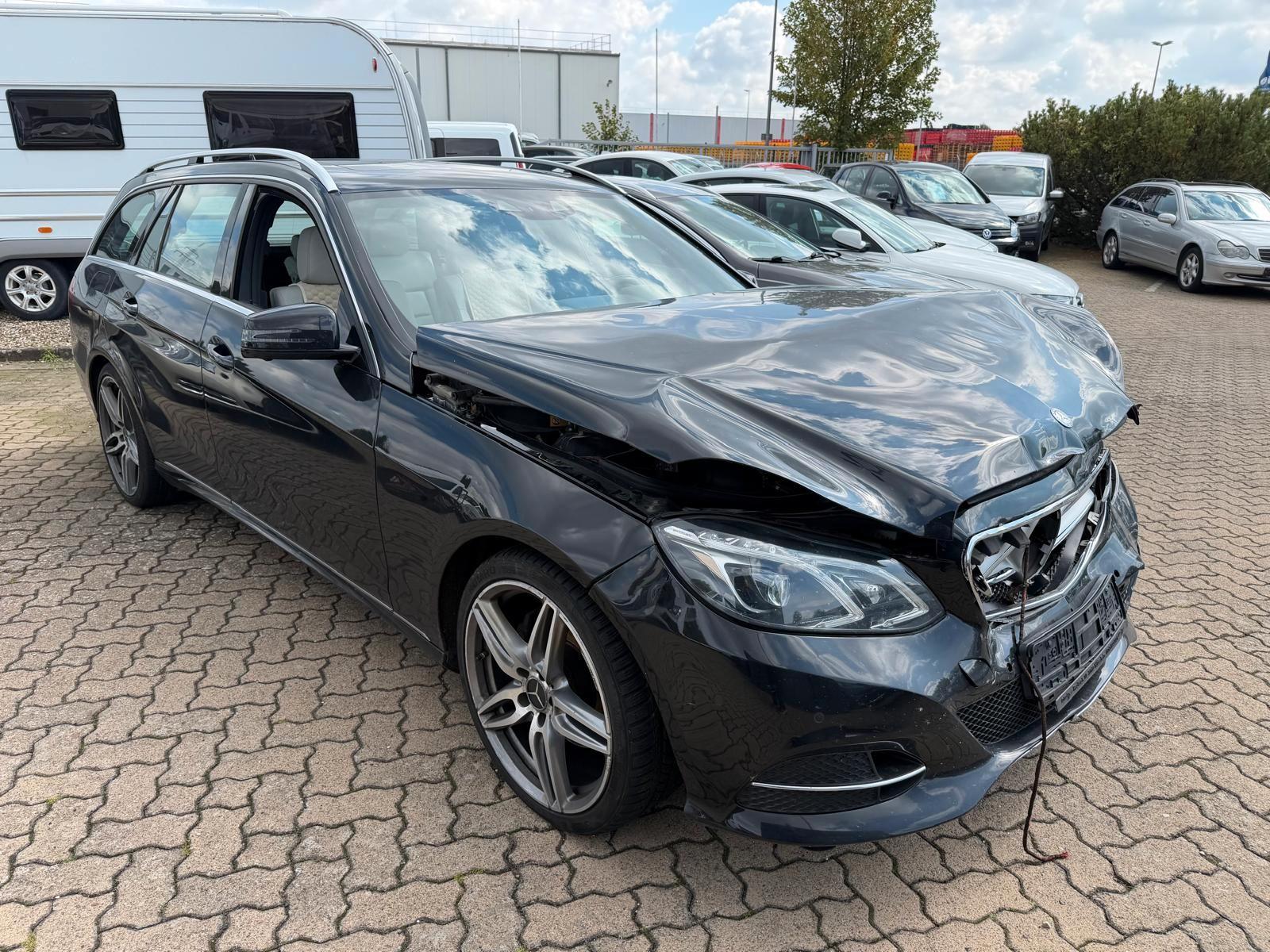 Mercedes-Benz E250 2015 — rear view