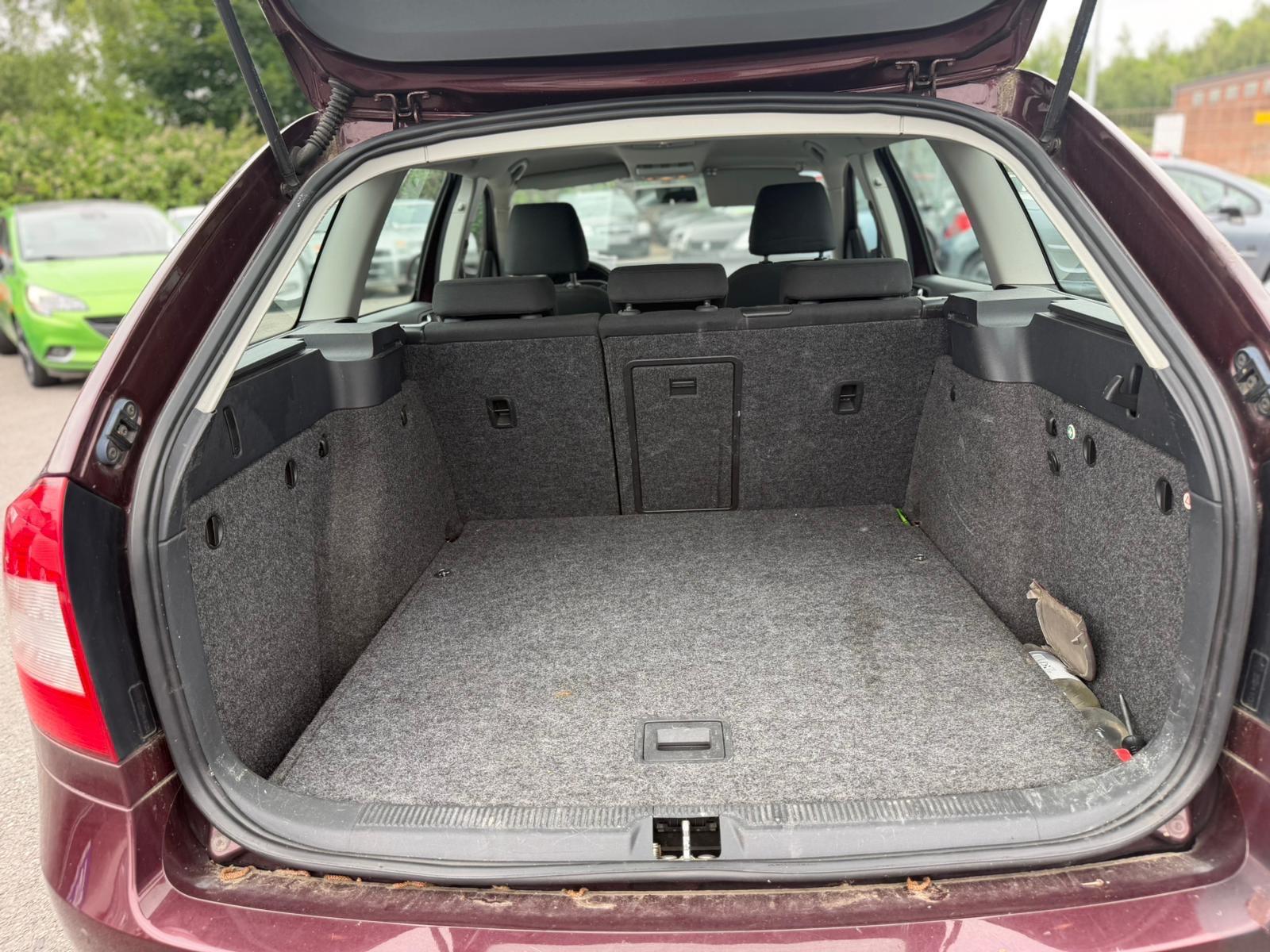 Skoda Octavia 2011 — photo 15