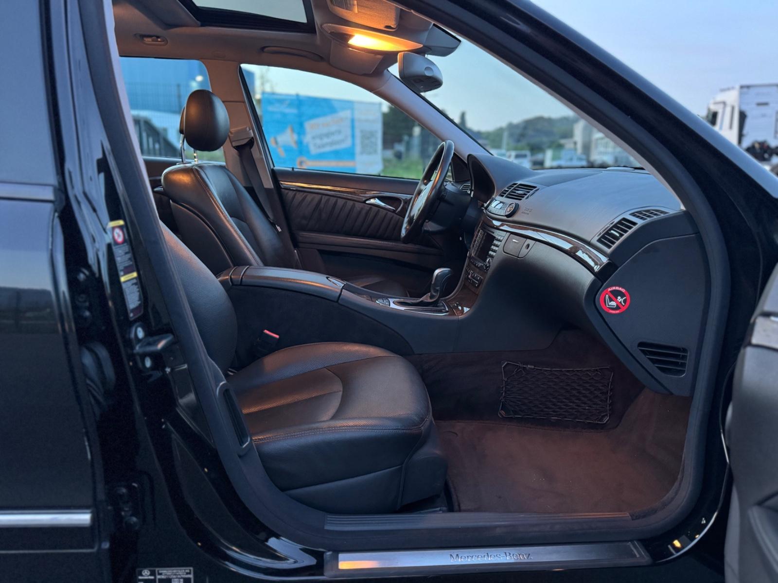 Mercedes-Benz E350 2005 — photo 15