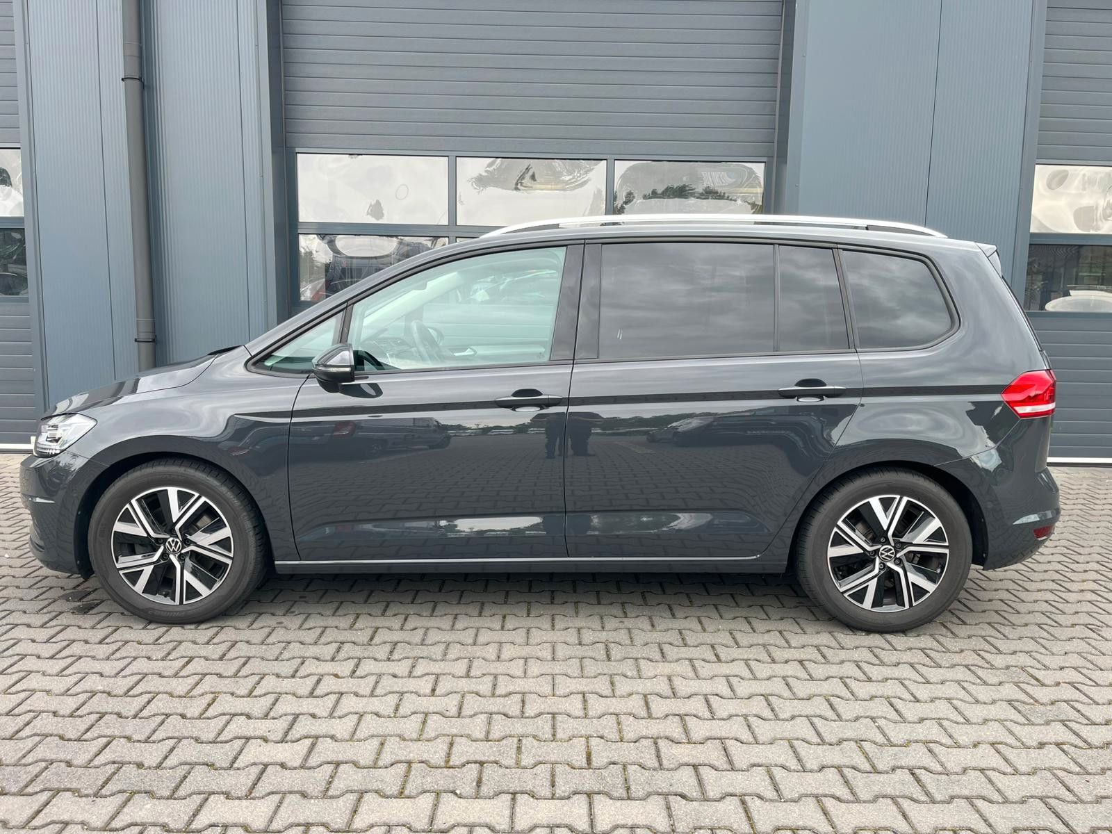 Volkswagen Touran 2.0TDI COMFORTLINE LED KAMERA 7-SITZE AHK imagem 3