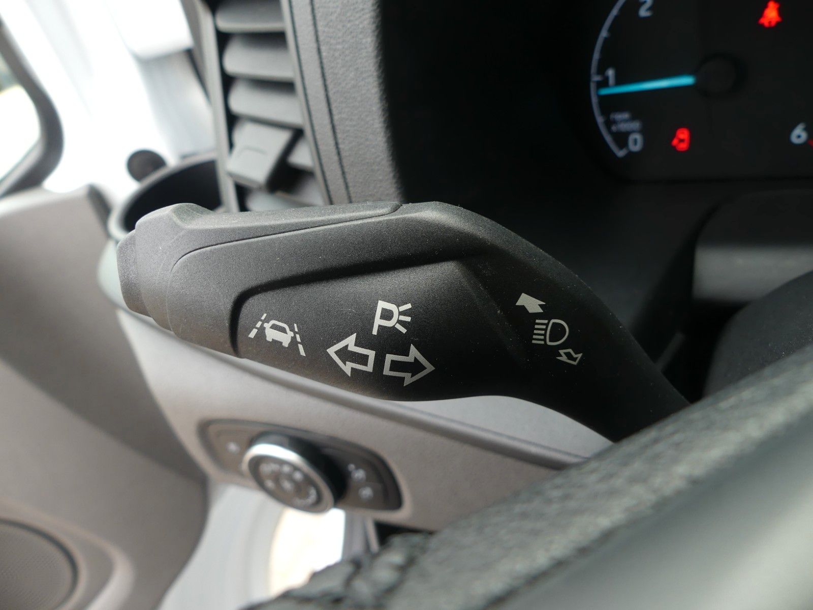 Fahrzeugabbildung Ford Transit Custom Kasten 320 L1 Trend*BLIS*Kamera