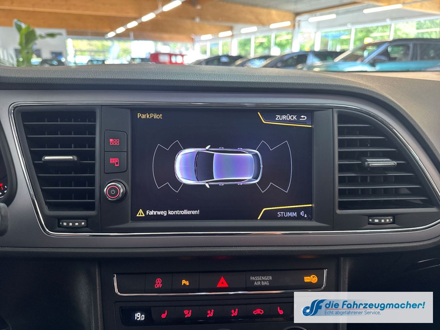 Fahrzeugabbildung SEAT Leon Ecomotive Style Navi LED Sperrdiff. Mehrzon