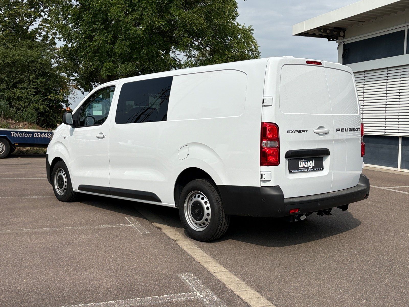Fahrzeugabbildung Peugeot Expert DoKa L3 BlueHDi 180 EAT8 Doppelkabine