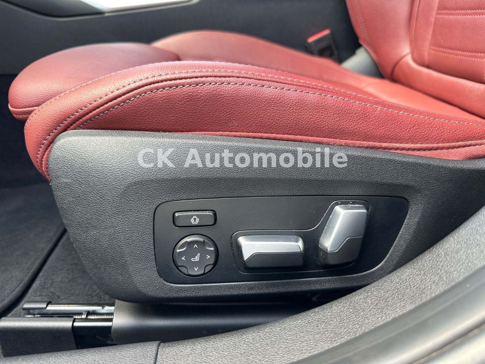 Fahrzeugabbildung BMW M340d xDrive Touring/Navi/Head-Up/Pano/360°/LED