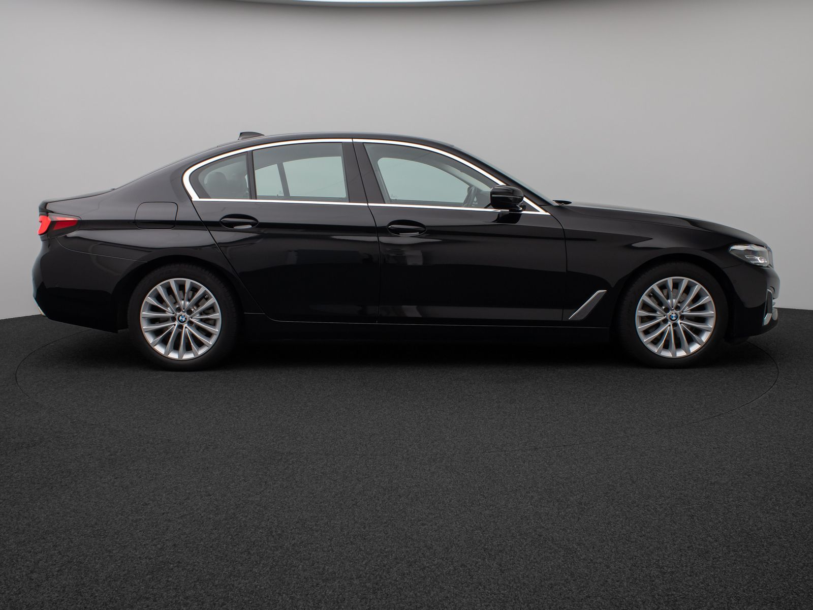 Fahrzeugabbildung BMW 520d Luxury Line Kamera DAB 4xKlima AHK Sport