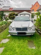 Mercedes-Benz W210 E280 CLASSIC 142.000 km 2. Hand - gebrauchte Mercedes-Benz E 280 aus dem Jahr 1998