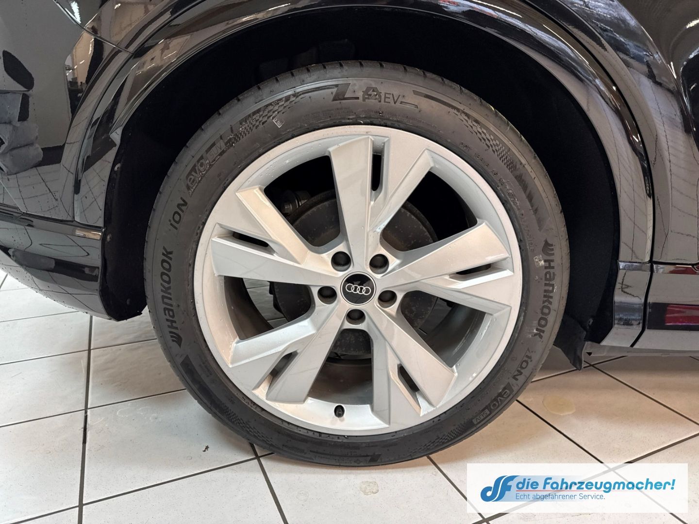 Fahrzeugabbildung Audi Q4 e-tron Sportback 40 Sportpaket AHK-klappbar N