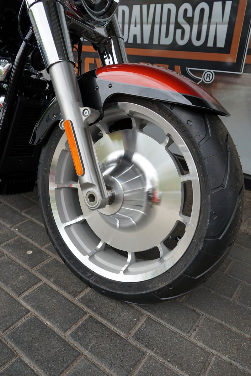 Fahrzeugabbildung Harley-Davidson Fat Boy 117 2025 TWO TONE Sofort Verfügbar