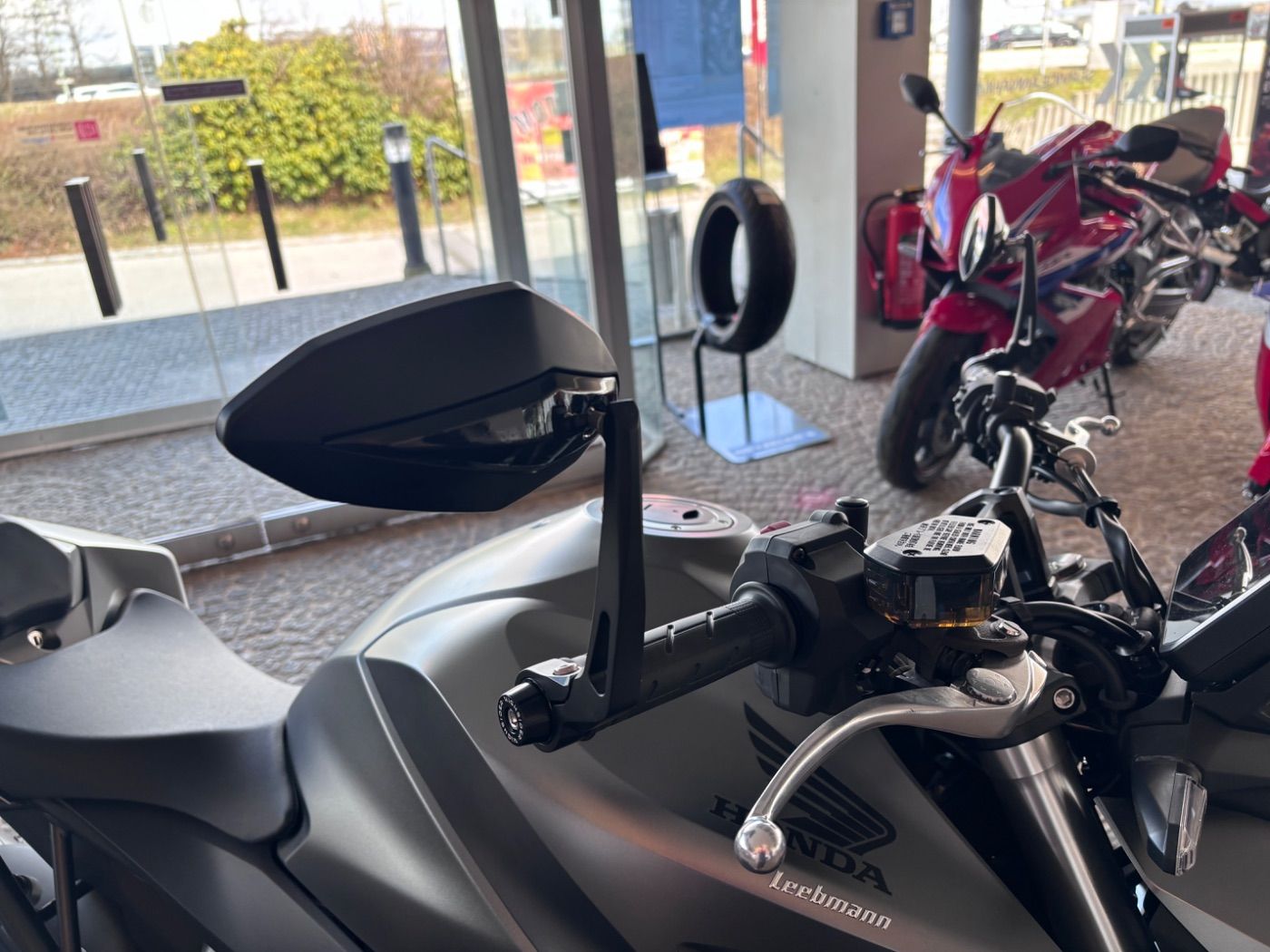 Fahrzeugabbildung Honda CB 1000 Hornet Lenkerendspiegel, Soziusabdeckung