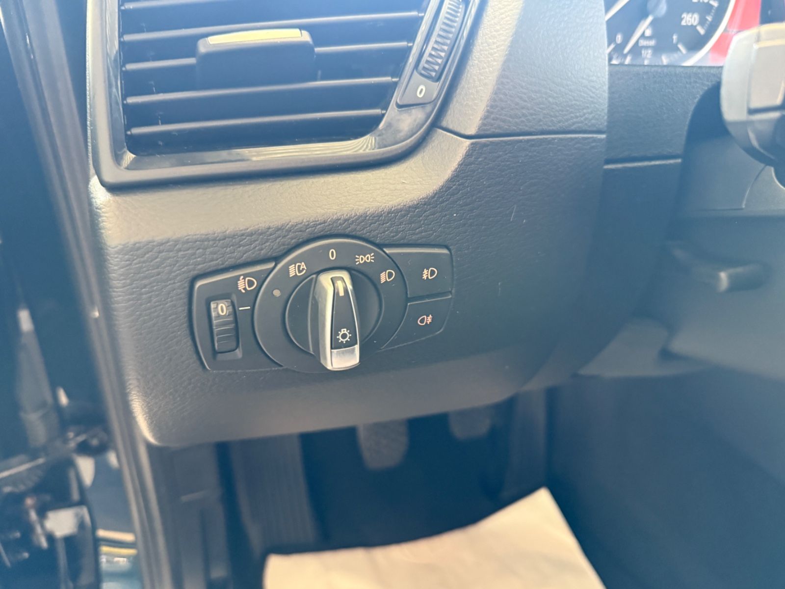 Fahrzeugabbildung BMW X1 sDrive 16 d