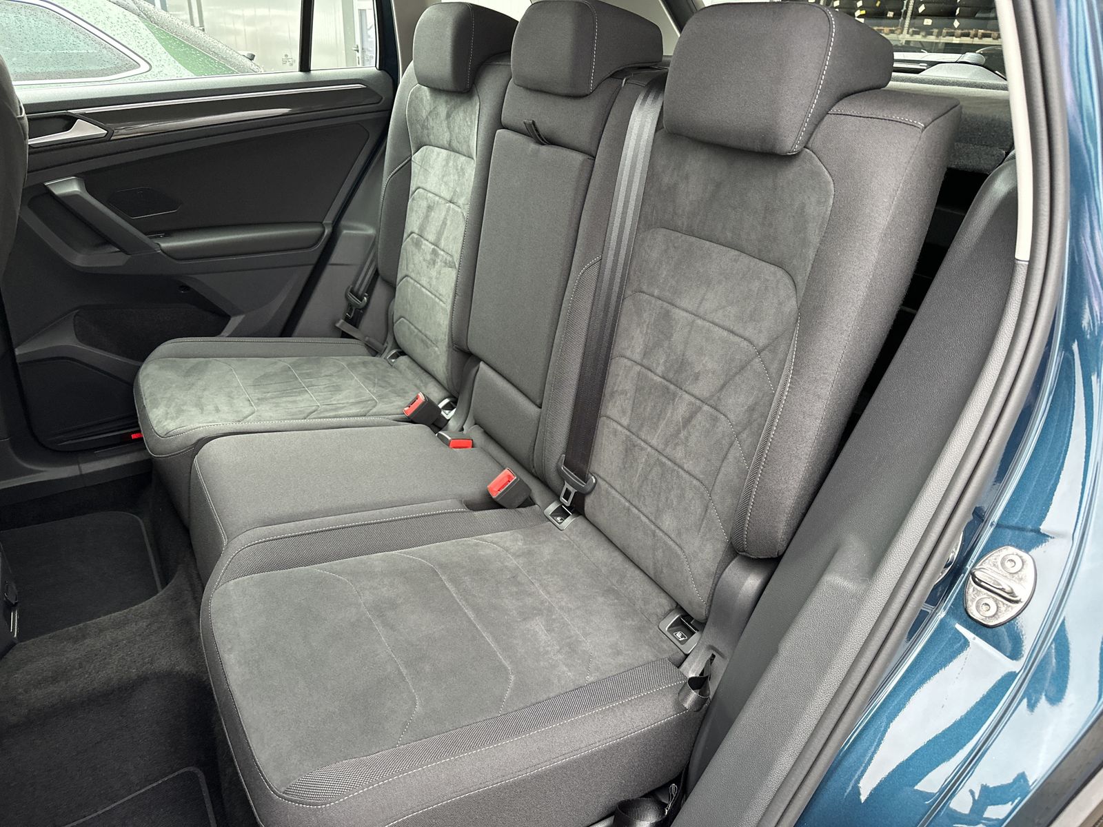 Fahrzeugabbildung Volkswagen Tiguan 2.0 TDI DSG Elegance NAV+MATRIX+ACC+VCOCK