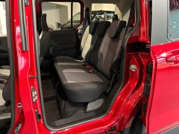 Ford Tourneo Courier Titanium Automatik AHK