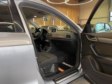 Audi Q3 design quattro *BI-XENON*PDC*NAVI*SHZ*MFL*LED