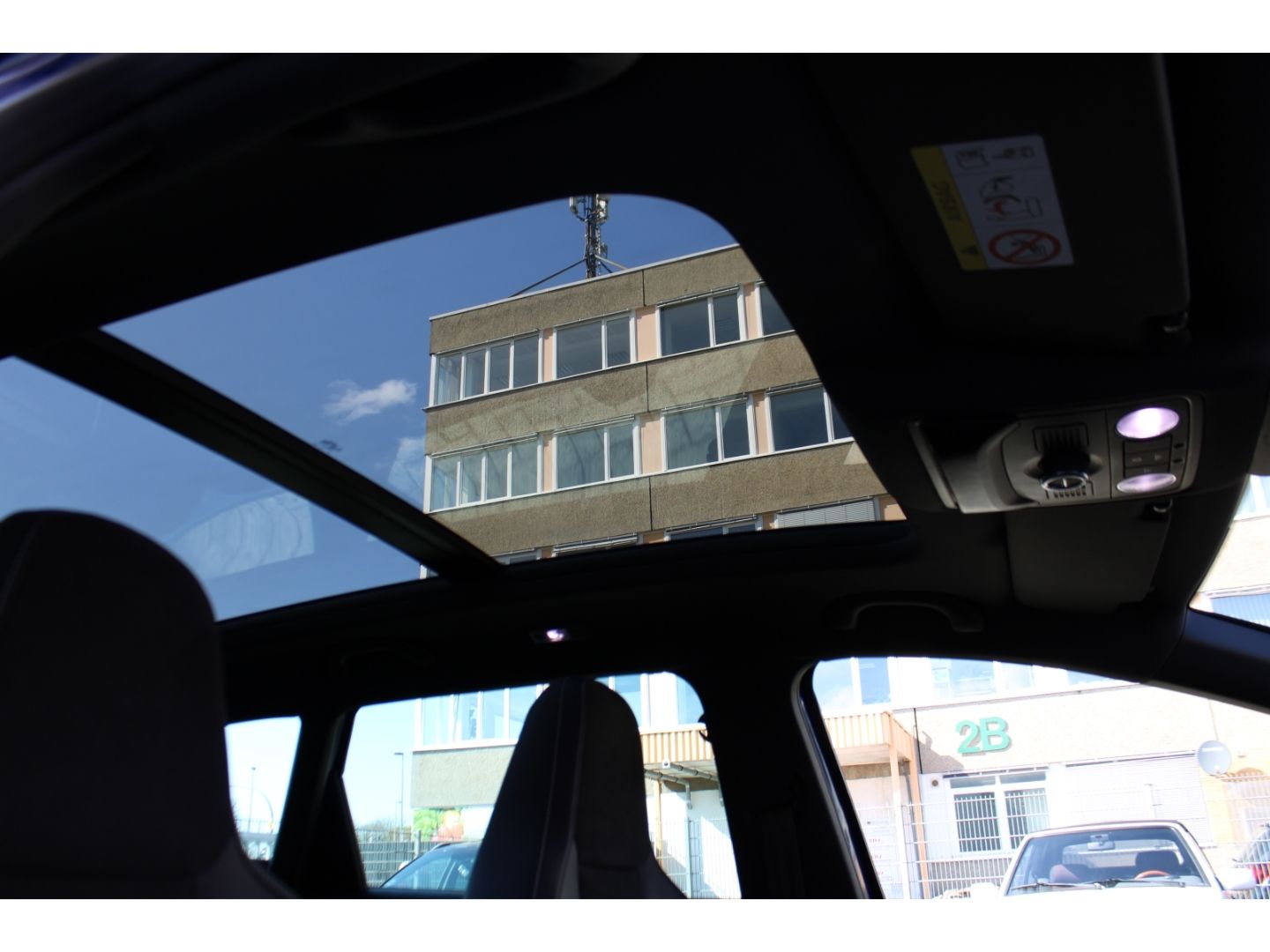 Fahrzeugabbildung SEAT Leon 300 4Drive Cupra Remus H&R DSG ACC LED Pano