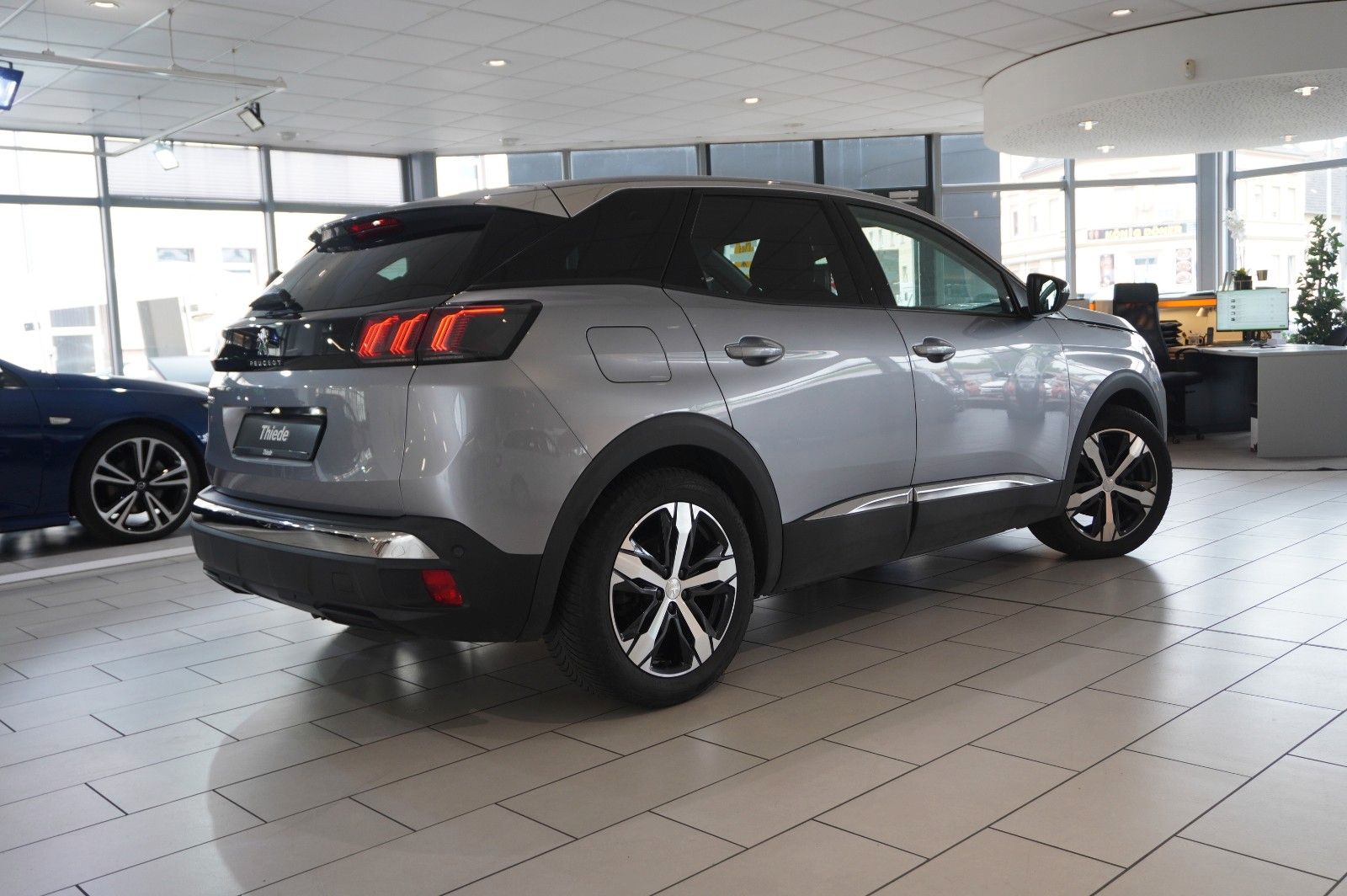 Fahrzeugabbildung Peugeot 3008 1.5D ALLURE NAVI/LED/KAMERA/SPORT/VIRTU/AHK