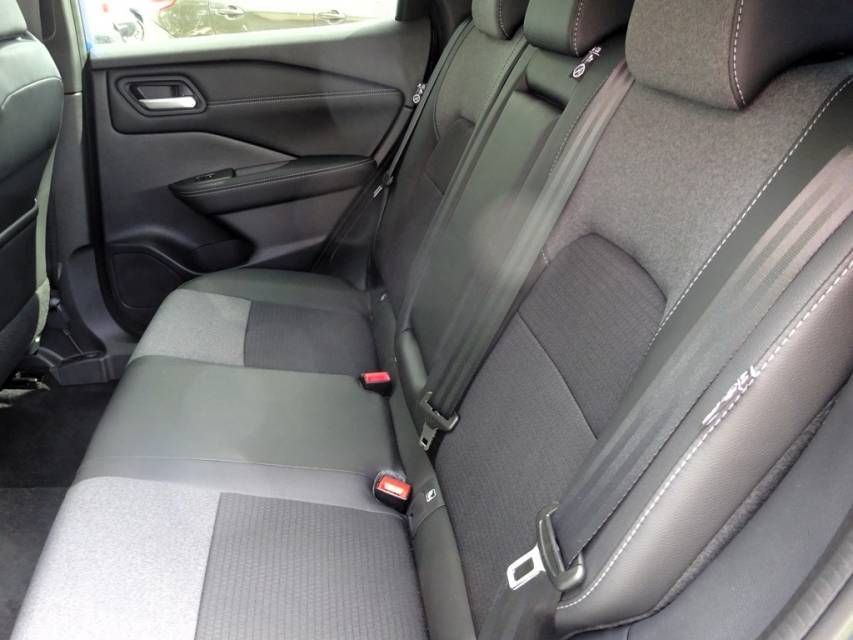 Fahrzeugabbildung Nissan Qashqai 1.3 DIG-T MHEV 4*4 Automatik N-Connecta