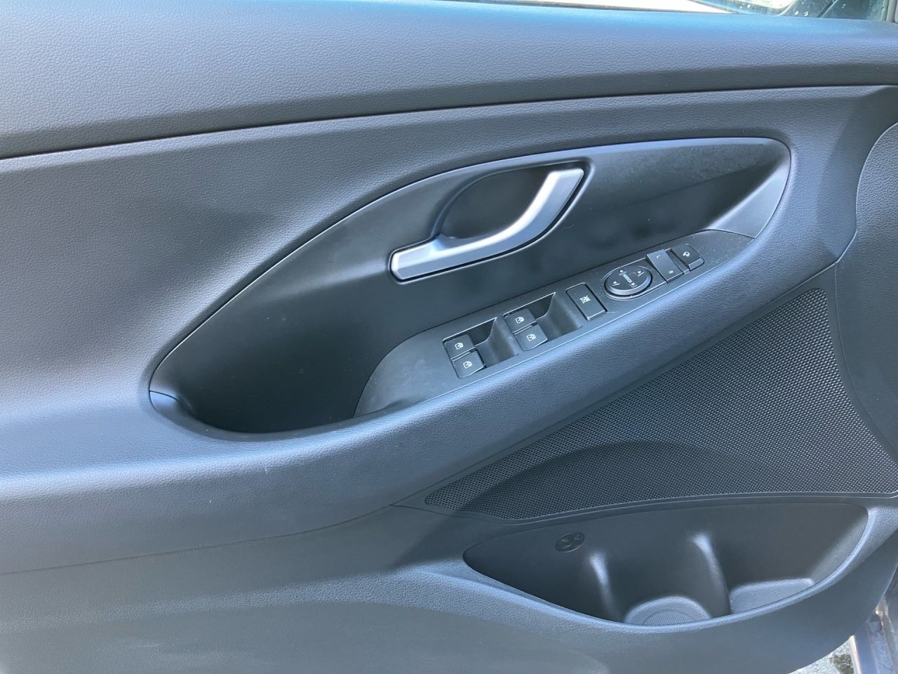 Fahrzeugabbildung Hyundai i30 ADVANTAGE PANO*CARPLAY*NAVI*SHZ