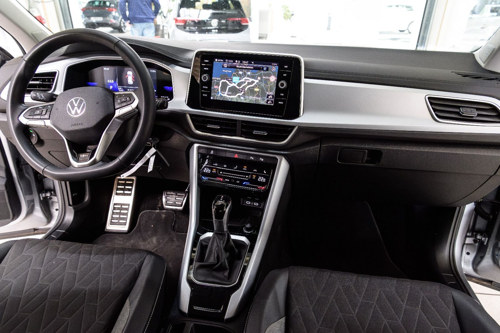 Fahrzeugabbildung Volkswagen T-Roc Goal+LED+AHK+GJR+NAVI+SHZ+AHK+ACC+