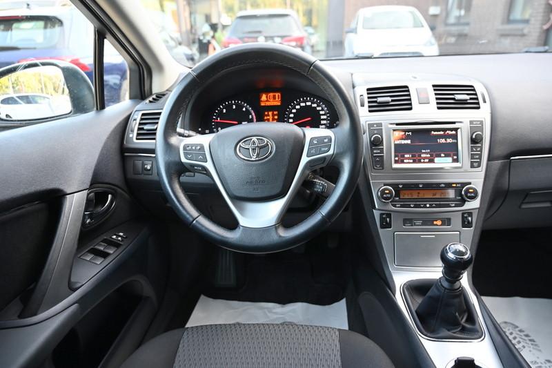Toyota Avensis 2013 — photo 13
