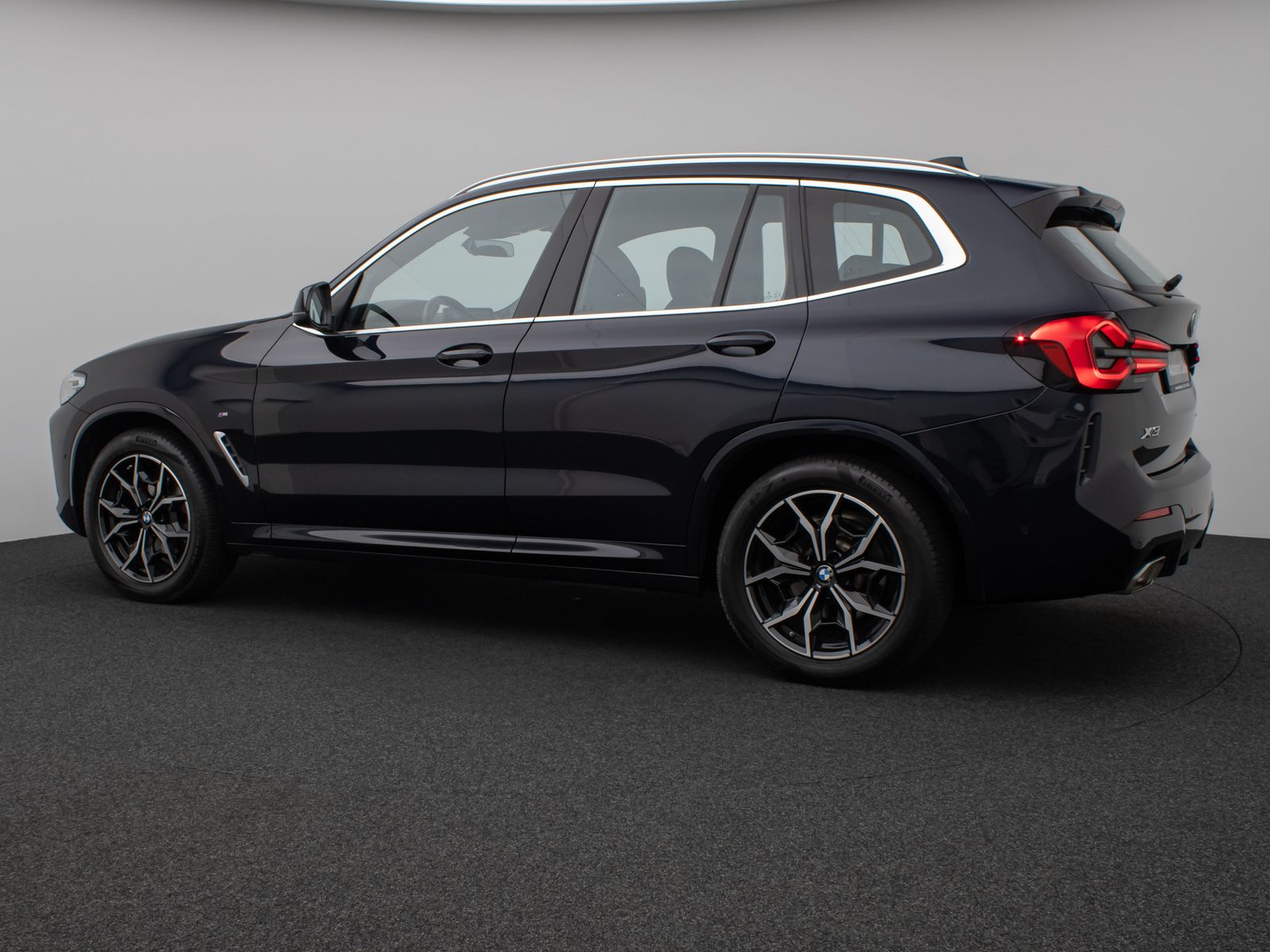 Fahrzeugabbildung BMW X3 xD20i M Sport Panorama Kamera HiFi DAB 19Zoll