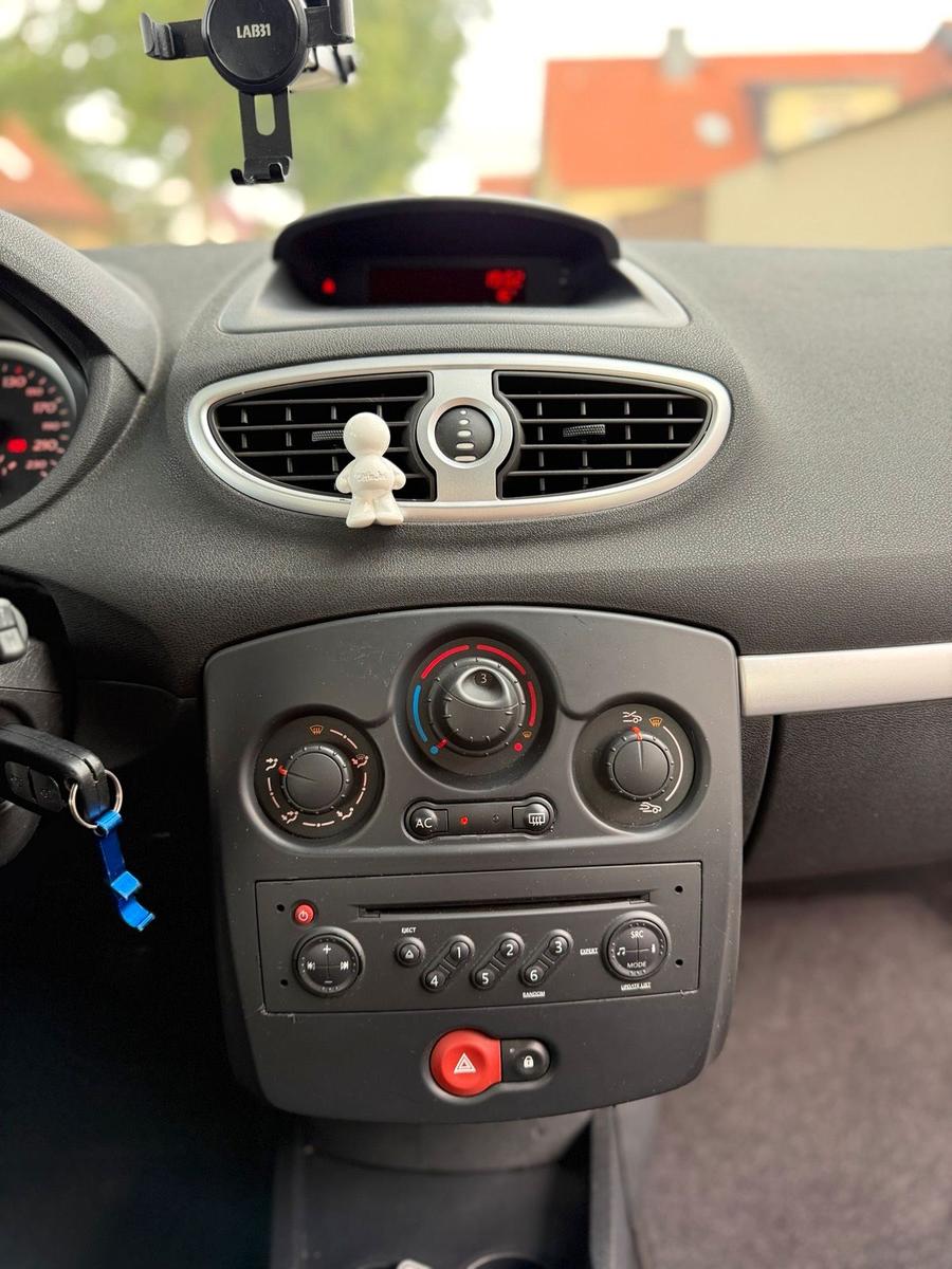 Renault Clio 2009 — photo 9
