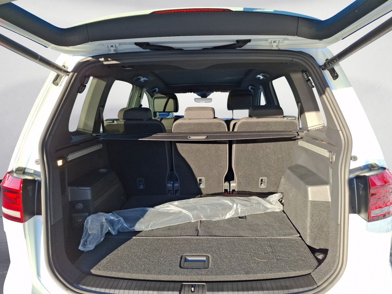 Volkswagen Touran - Bild 12
