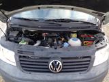 Volkswagen T5 Transporter Kasten-Kombi 2.5 lang 7-Sitzer - Volkswagen T5 Transporter aus 2006