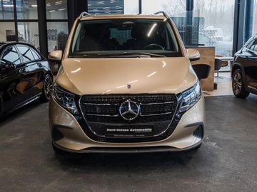 Mercedes V 220 - 4