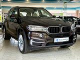 BMW X5 35i xD Navi LED AHK 360° HeadUp 1Hand Deutsch - BMW X5 mit Benzin-Antrieb: Geländewagen