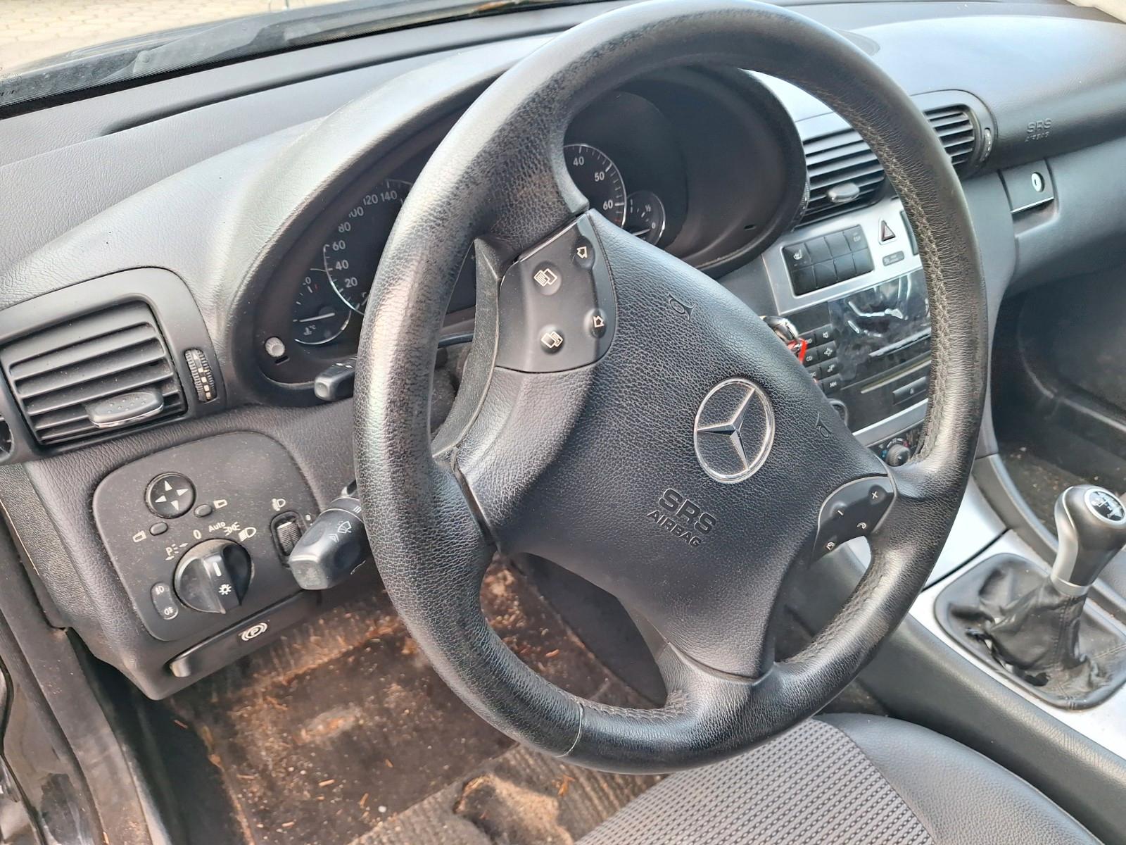 Mercedes-Benz C180 2006 — photo 10