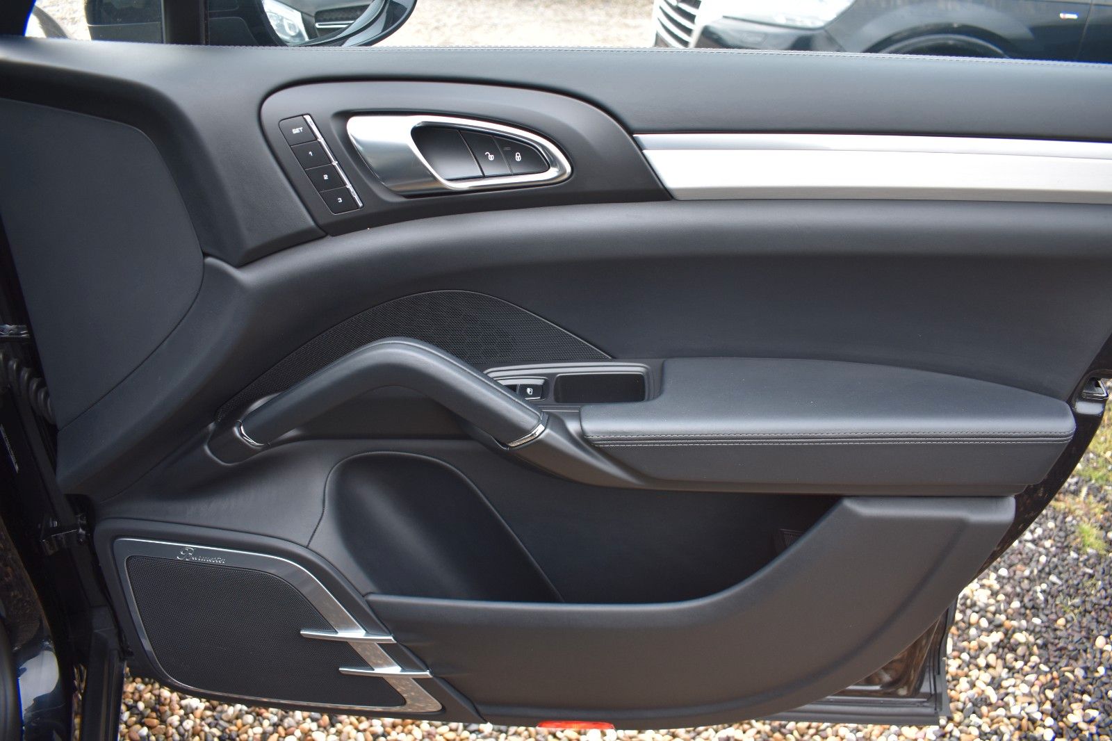 Fahrzeugabbildung Porsche Cayenne Turbo Panorama AHK Sport Chrono Keramik