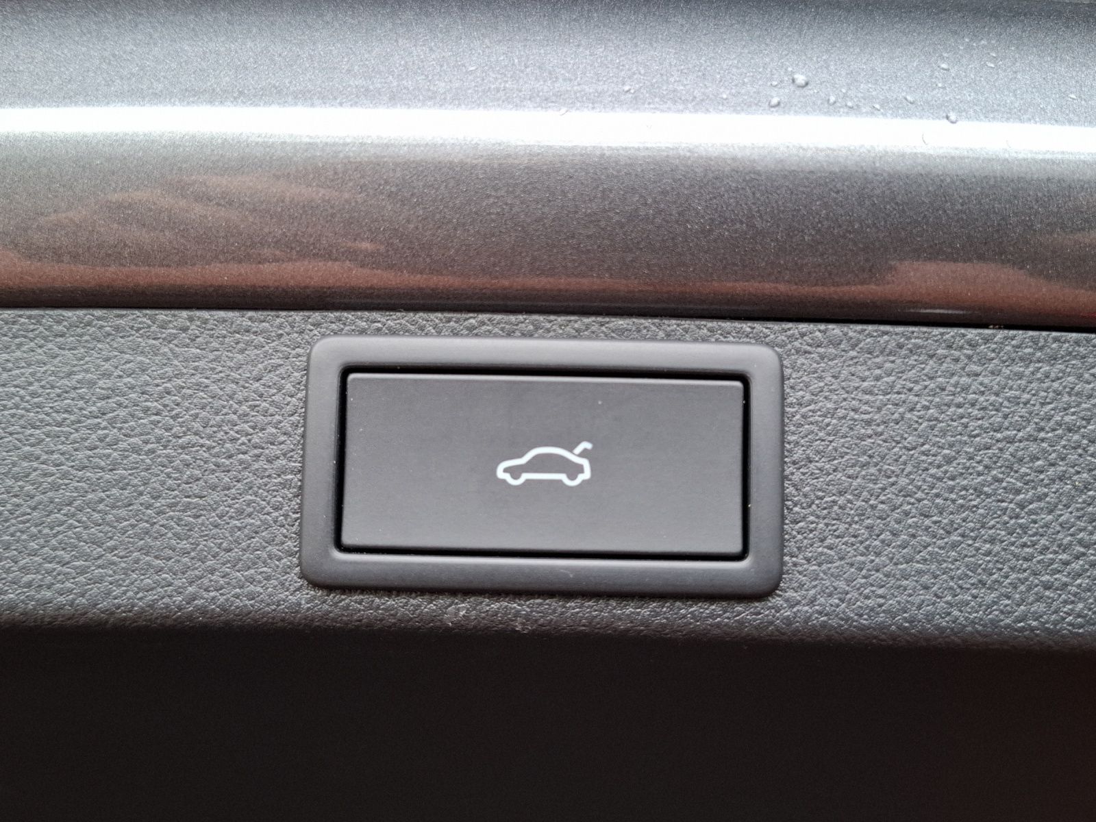 Fahrzeugabbildung SKODA Octavia Combi TDI Sportline DSG Matrix Navi AID