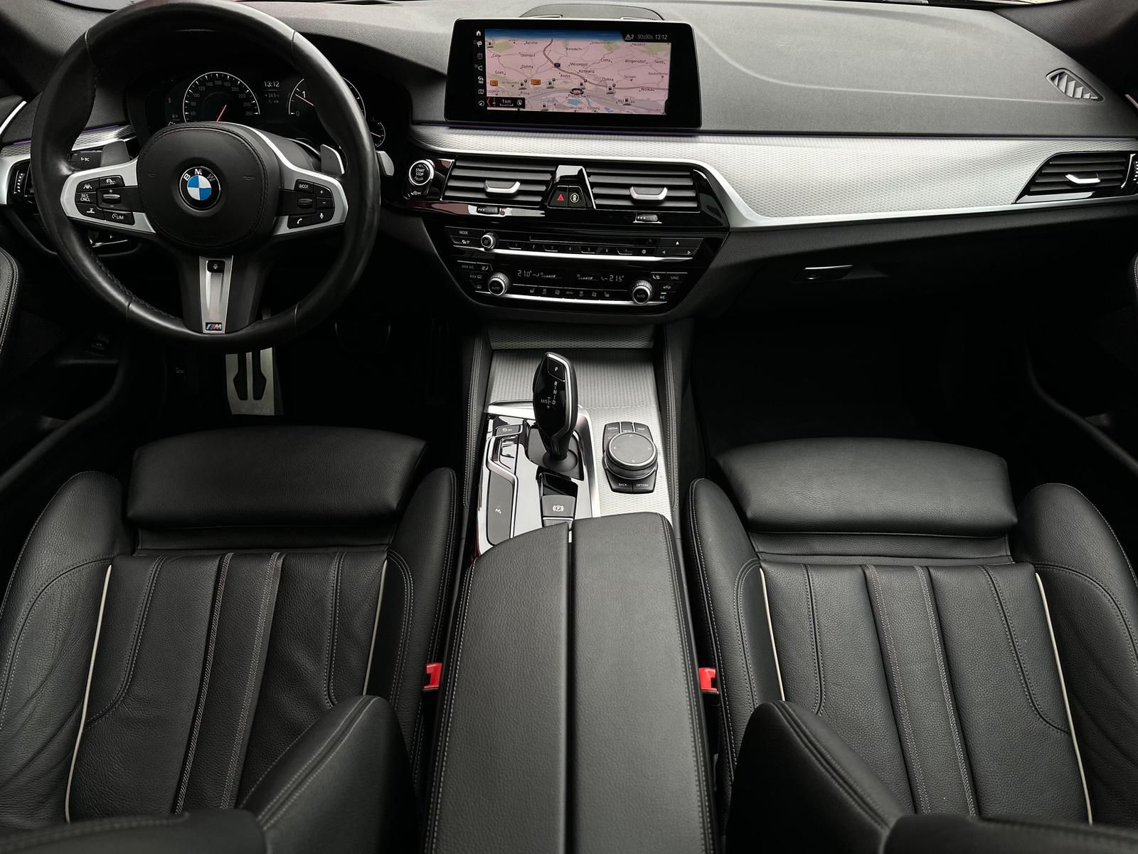 BMW 520d xDRIVE M SPORT SHADOW* LED#SHZ#PANO#KEY#DAB - Image 10