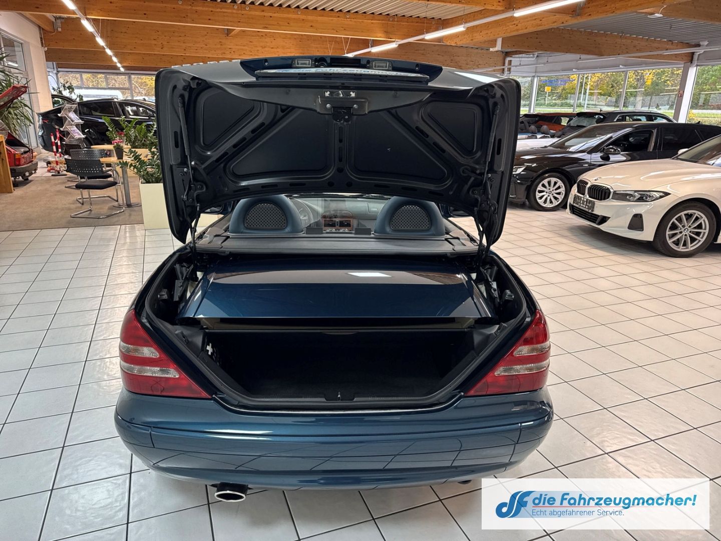 Fahrzeugabbildung Mercedes-Benz SLK 320 Leder SHZ Designo Sportsitze Klima 2.Han