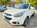 Hyundai ix35 2.0 CRDi FIFA World Cup EDITION Gold 4WD - Hyundai ix35 mit Diesel-Antrieb: Allradantrieb, Geländewagen, Automatik, 2.0
