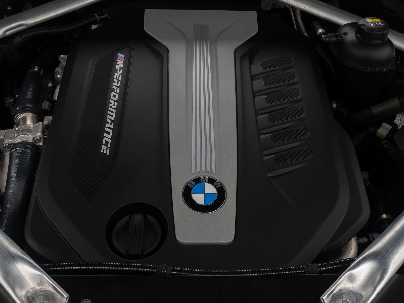 Fahrzeugabbildung BMW X5 M50d Panorama H/K 360° AHK Komfort HUD DAB