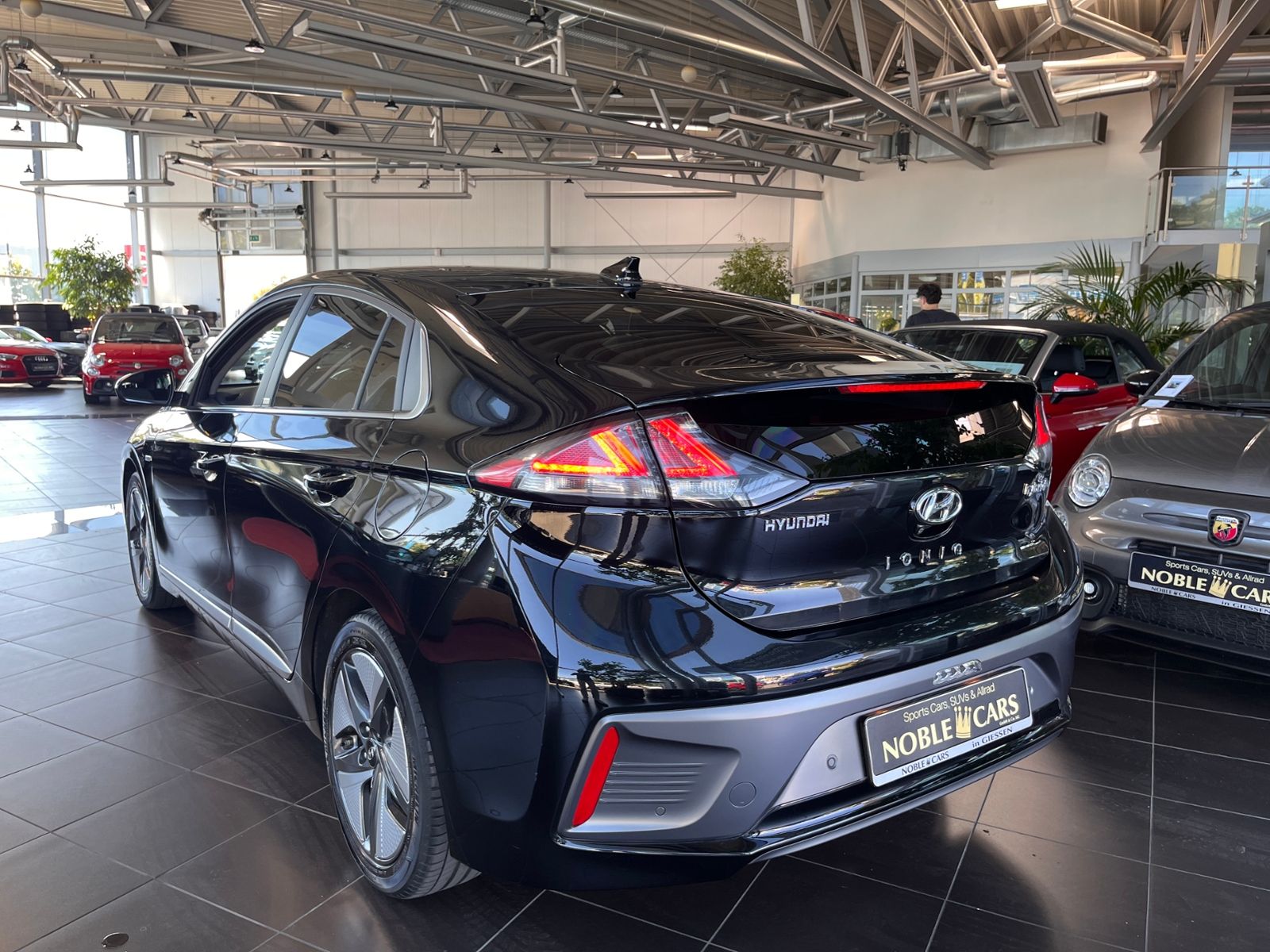 Fahrzeugabbildung Hyundai IONIQ Premium Prime Hybrid PANO LEDER LED