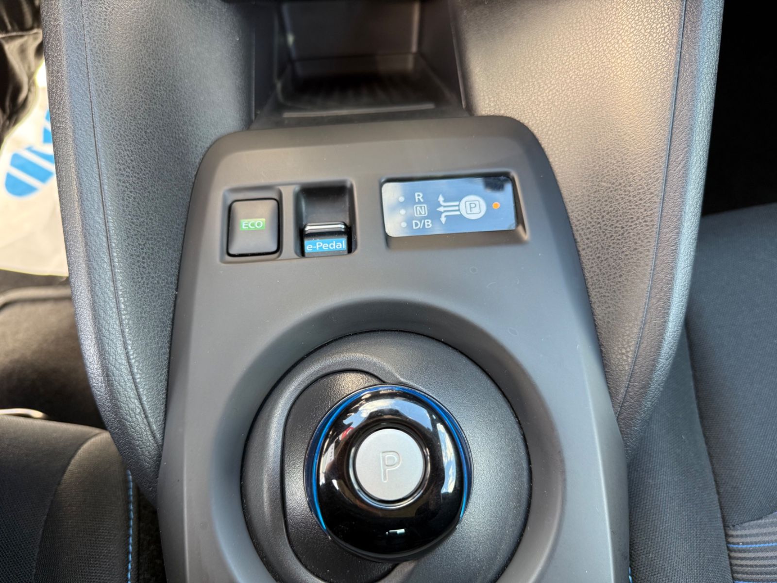 Fahrzeugabbildung Nissan Leaf Acenta Winterpaket, Rückfahrkamera