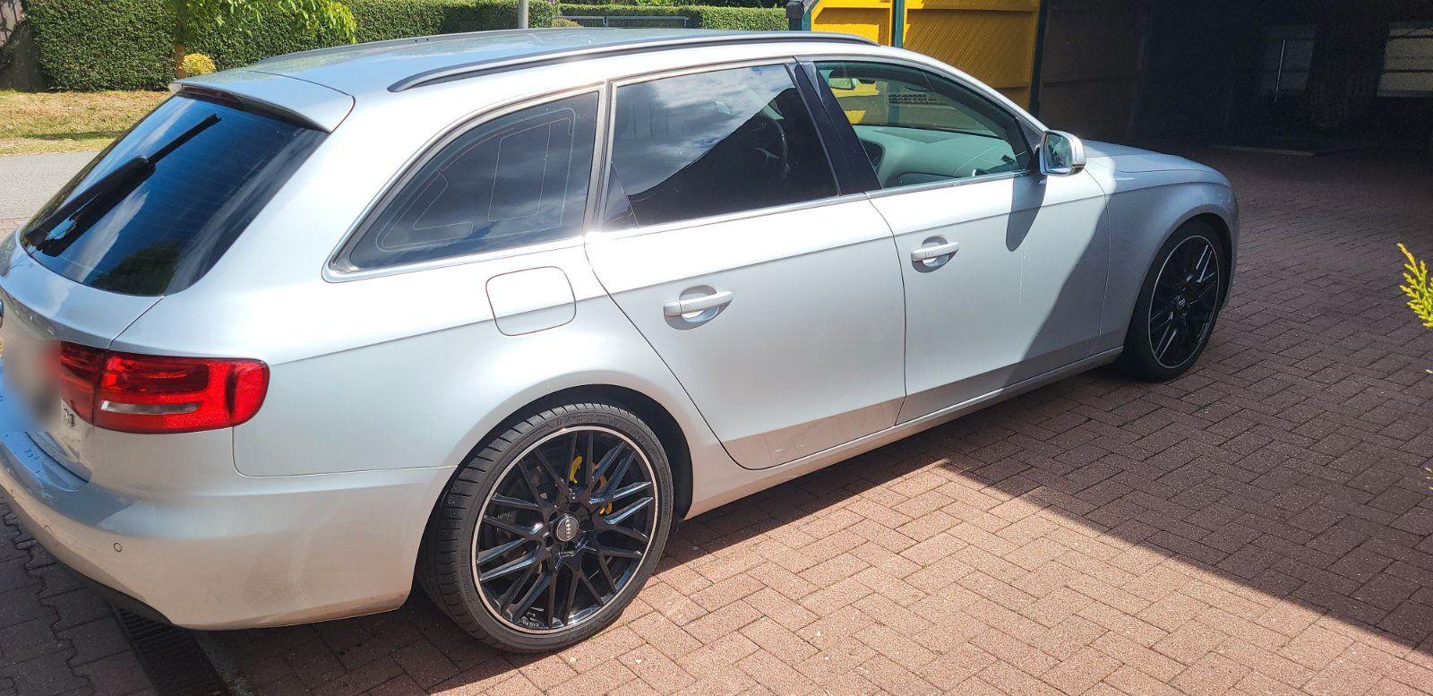 Audi A4 2010 — photo 12