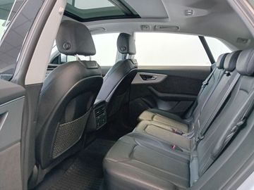 Audi Q8 - 10