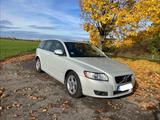 Volvo V50 D4 Momentum Momentum - gebrauchte Volvo V50 aus dem Jahr 2010