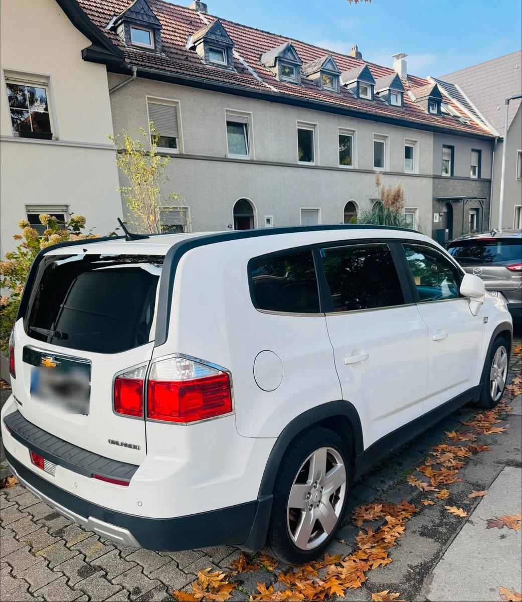 Chevrolet Orlando 2013 — rear view