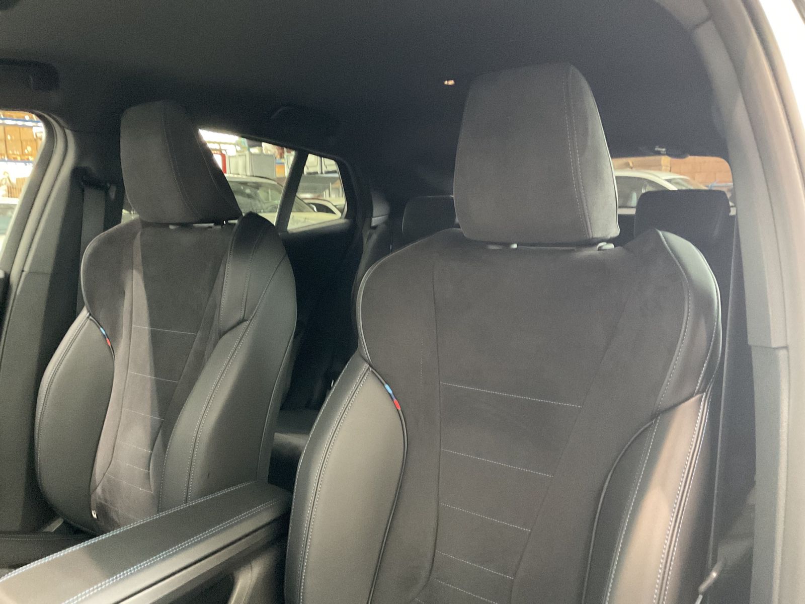 Fahrzeugabbildung BMW iX2 xDrive30 |M Sportpaket |Aktivsitz |19 M LMR